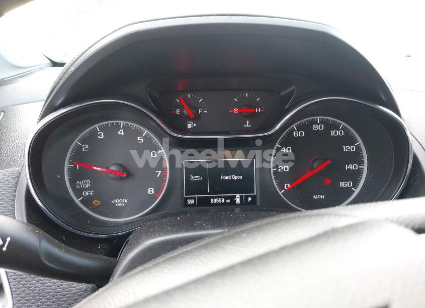 Photo 7 of 2019 Chevrolet Cruze LT (VIN 1G1BE5SM4K7122872)