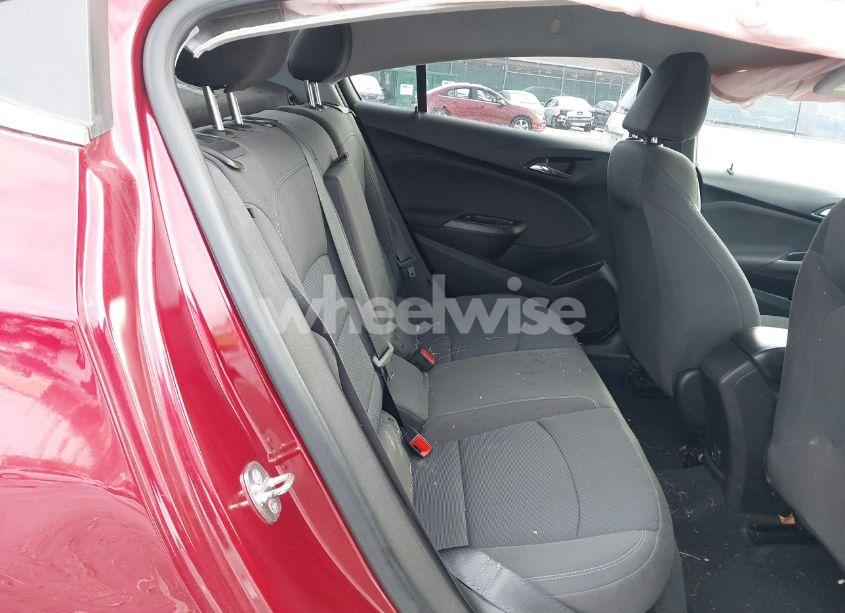 Photo 8 of 2019 Chevrolet Cruze LT (VIN 1G1BE5SM4K7122872)