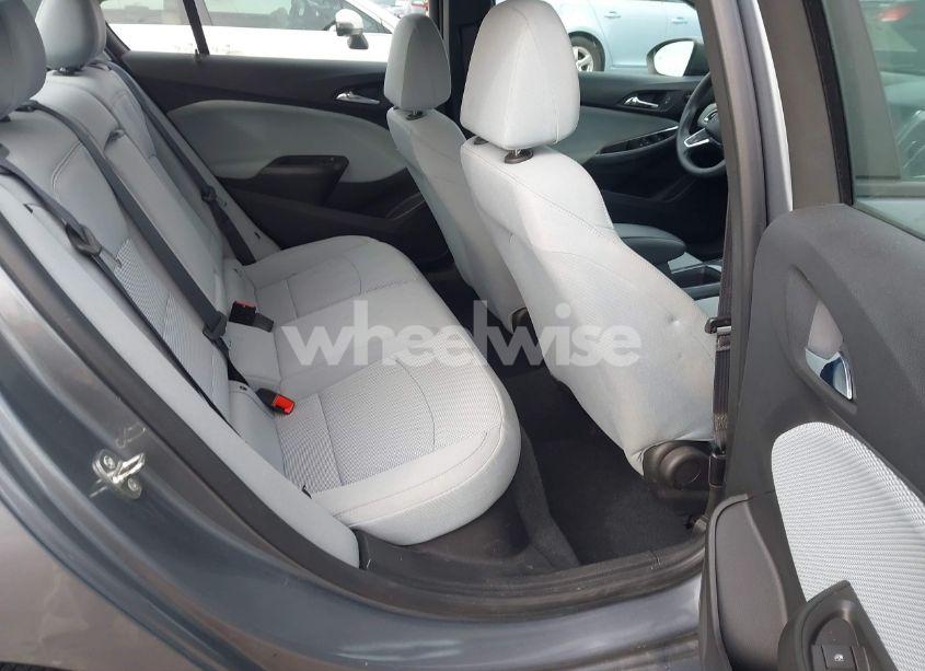 Photo 8 of 2019 Chevrolet Cruze LT (VIN 1G1BE5SM4K7131426)