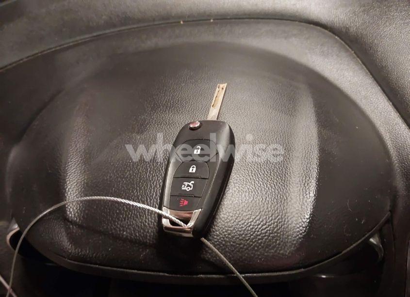 Photo 11 of 2019 Chevrolet Cruze LT (VIN 1G1BE5SM4K7142717)