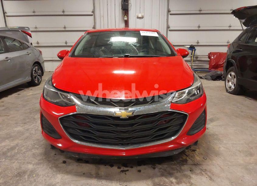 Photo 12 of 2019 Chevrolet Cruze LT (VIN 1G1BE5SM4K7142717)