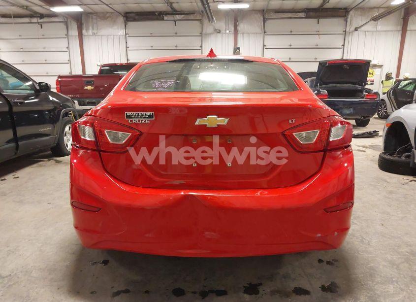 Photo 16 of 2019 Chevrolet Cruze LT (VIN 1G1BE5SM4K7142717)