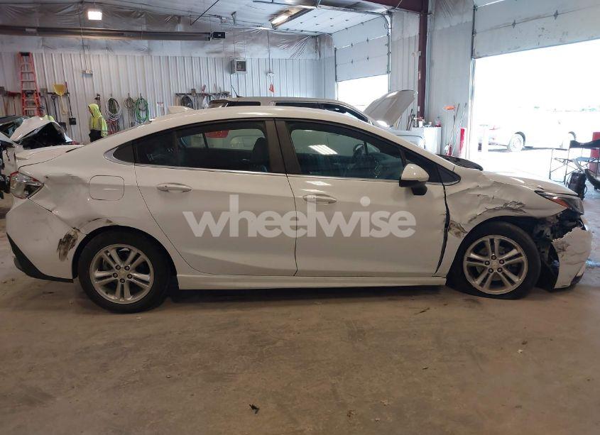 Photo 13 of 2016 Chevrolet Cruze LT AUTO (VIN 1G1BE5SM5G7270911)