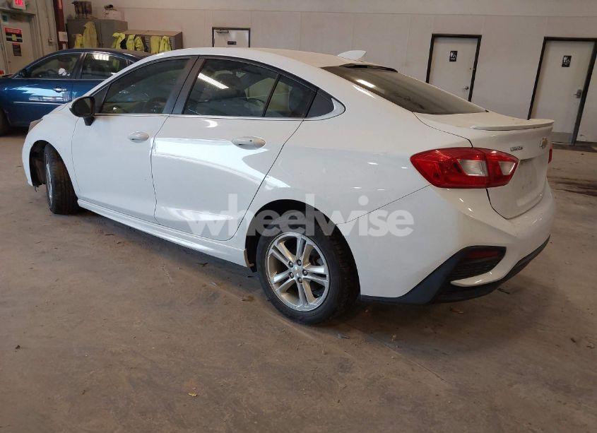 Photo 3 of 2016 Chevrolet Cruze LT AUTO (VIN 1G1BE5SM5G7270911)