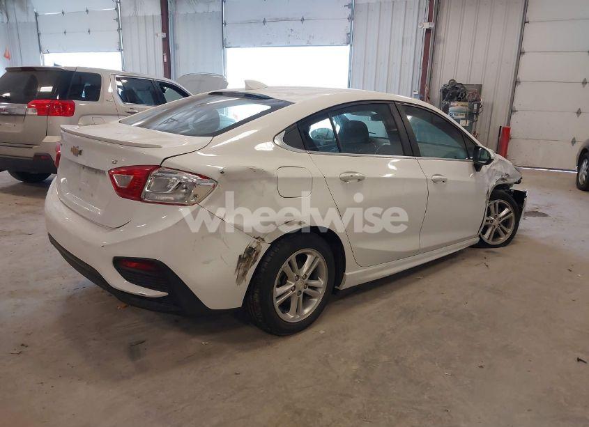 Photo 4 of 2016 Chevrolet Cruze LT AUTO (VIN 1G1BE5SM5G7270911)