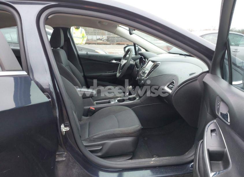 Photo 5 of 2016 Chevrolet Cruze LT AUTO (VIN 1G1BE5SM5G7293332)