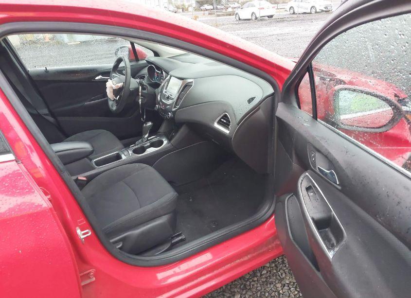 Photo 5 of 2017 Chevrolet Cruze LT AUTO (VIN 1G1BE5SM5H7102591)