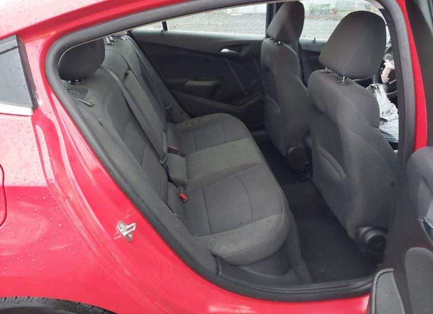 Photo 8 of 2017 Chevrolet Cruze LT AUTO (VIN 1G1BE5SM5H7102591)