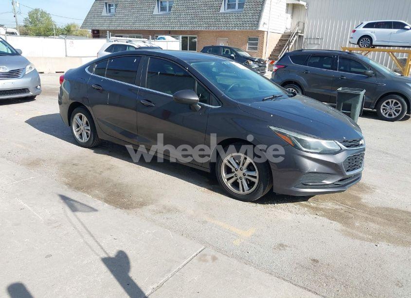 2017 Chevrolet Cruze LT AUTO (VIN 1G1BE5SM5H7105247) main photo