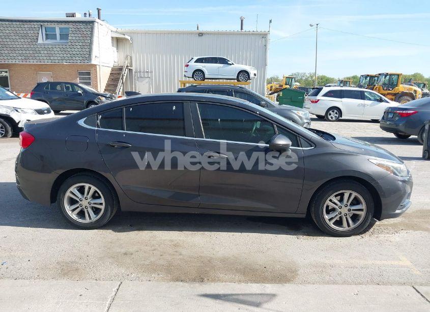 Photo 14 of 2017 Chevrolet Cruze LT AUTO (VIN 1G1BE5SM5H7105247)