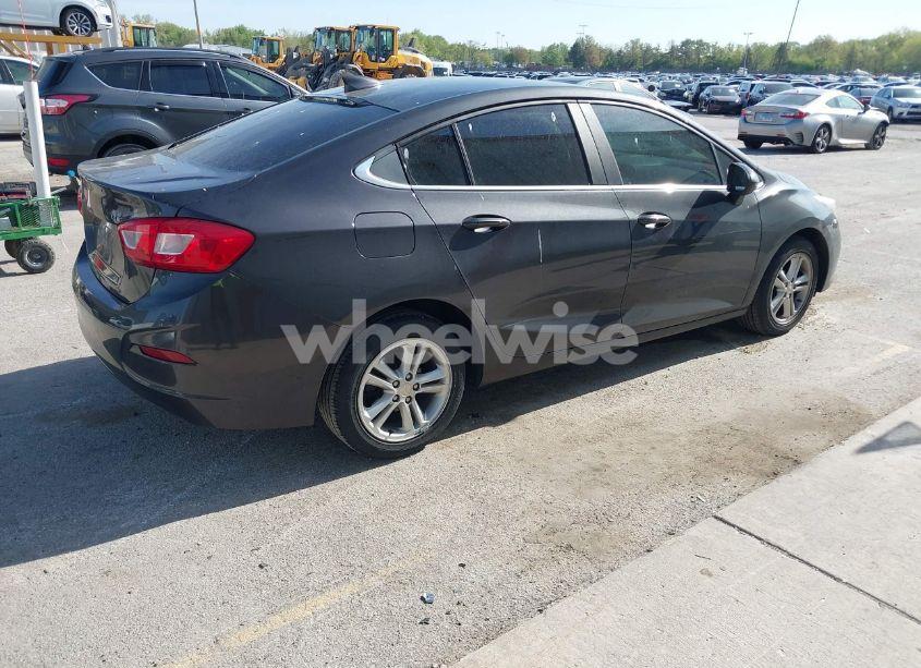 Photo 4 of 2017 Chevrolet Cruze LT AUTO (VIN 1G1BE5SM5H7105247)