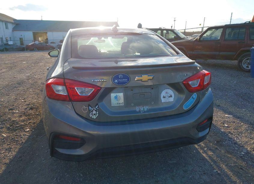 Photo 16 of 2017 Chevrolet Cruze LT AUTO (VIN 1G1BE5SM5H7142783)