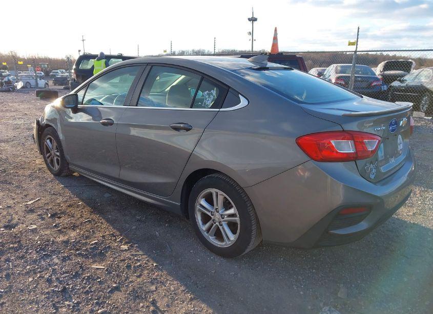 Photo 3 of 2017 Chevrolet Cruze LT AUTO (VIN 1G1BE5SM5H7142783)