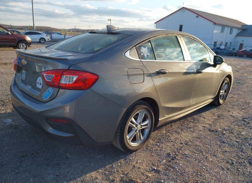 Photo 4 of 2017 Chevrolet Cruze LT AUTO (VIN 1G1BE5SM5H7142783)