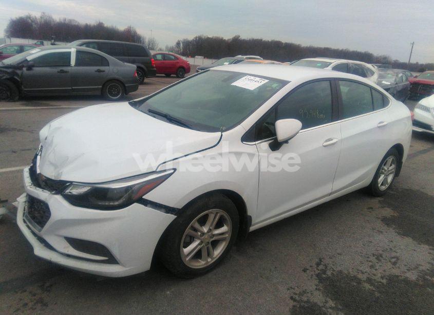 Photo 2 of 2017 Chevrolet Cruze LT AUTO (VIN 1G1BE5SM5H7143867)