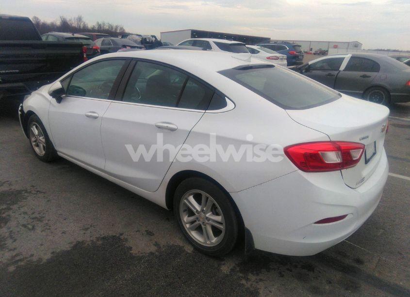 Photo 3 of 2017 Chevrolet Cruze LT AUTO (VIN 1G1BE5SM5H7143867)