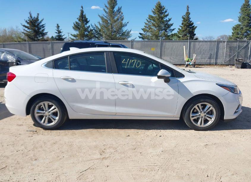 Photo 13 of 2017 Chevrolet Cruze LT AUTO (VIN 1G1BE5SM5H7156277)