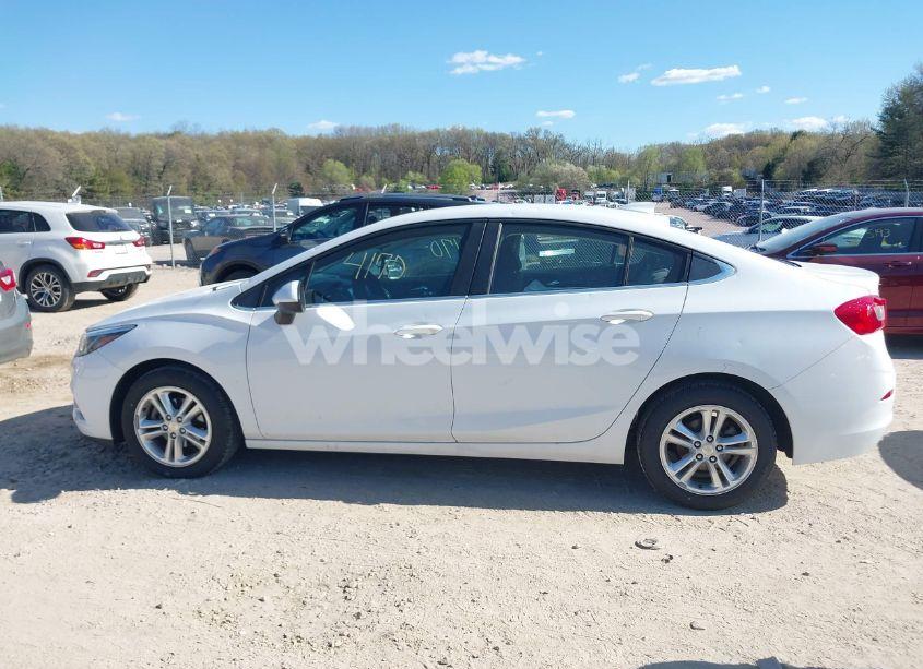 Photo 14 of 2017 Chevrolet Cruze LT AUTO (VIN 1G1BE5SM5H7156277)