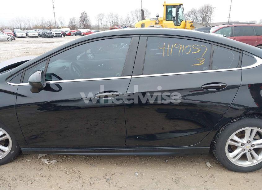 Photo 14 of 2017 Chevrolet Cruze LT AUTO (VIN 1G1BE5SM5H7160748)