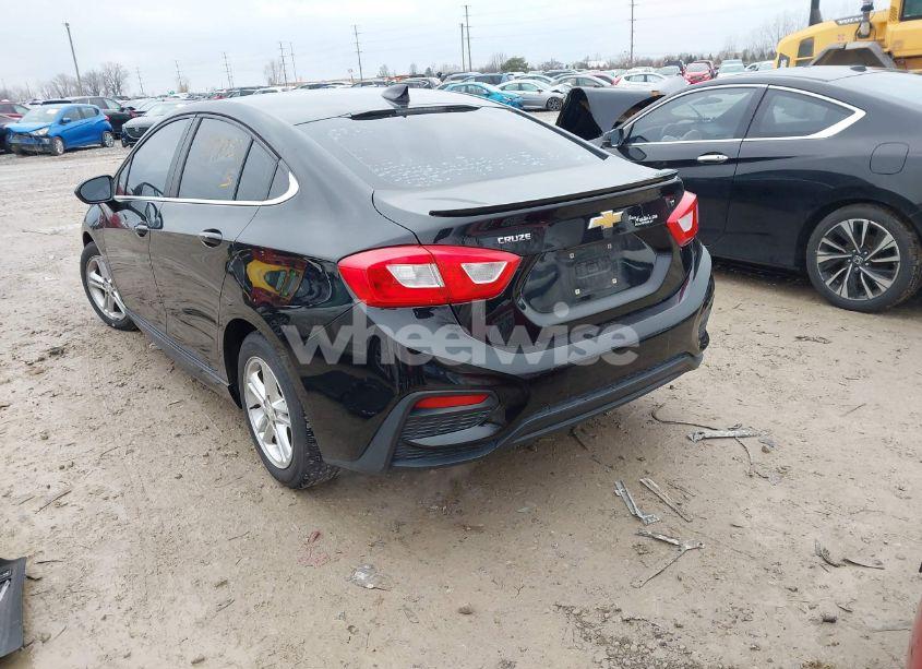 Photo 3 of 2017 Chevrolet Cruze LT AUTO (VIN 1G1BE5SM5H7160748)