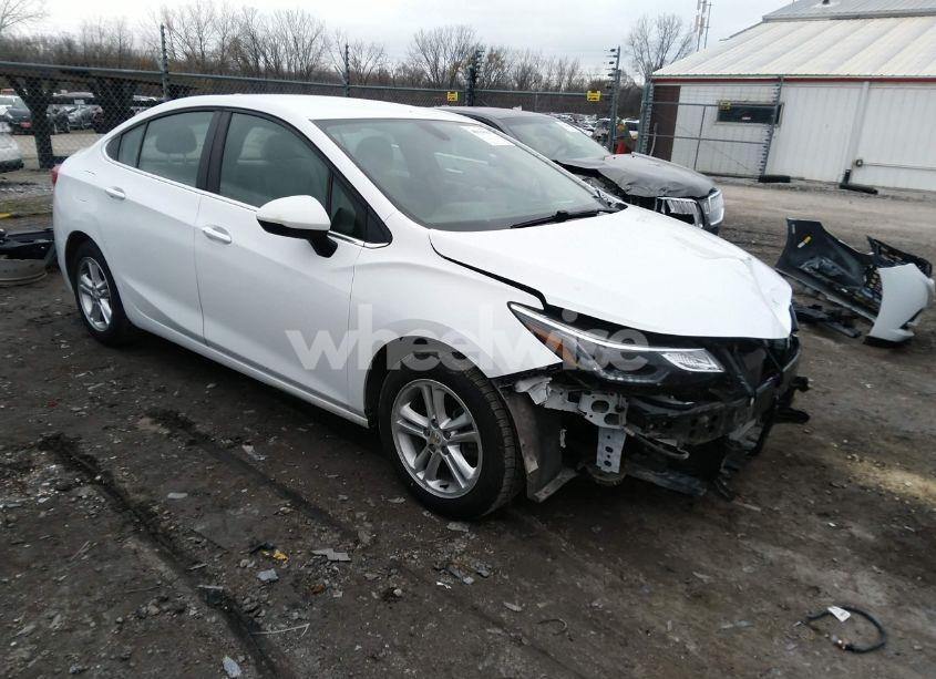 2017 Chevrolet Cruze LT AUTO (VIN 1G1BE5SM5H7160782) main photo