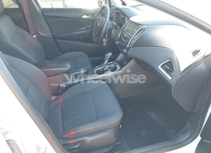 Photo 5 of 2017 Chevrolet Cruze LT AUTO (VIN 1G1BE5SM5H7162399)