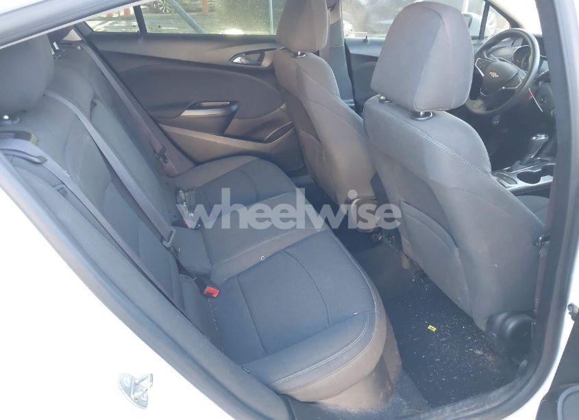 Photo 8 of 2017 Chevrolet Cruze LT AUTO (VIN 1G1BE5SM5H7162399)