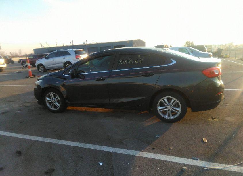 Photo 12 of 2017 Chevrolet Cruze LT AUTO (VIN 1G1BE5SM5H7162578)