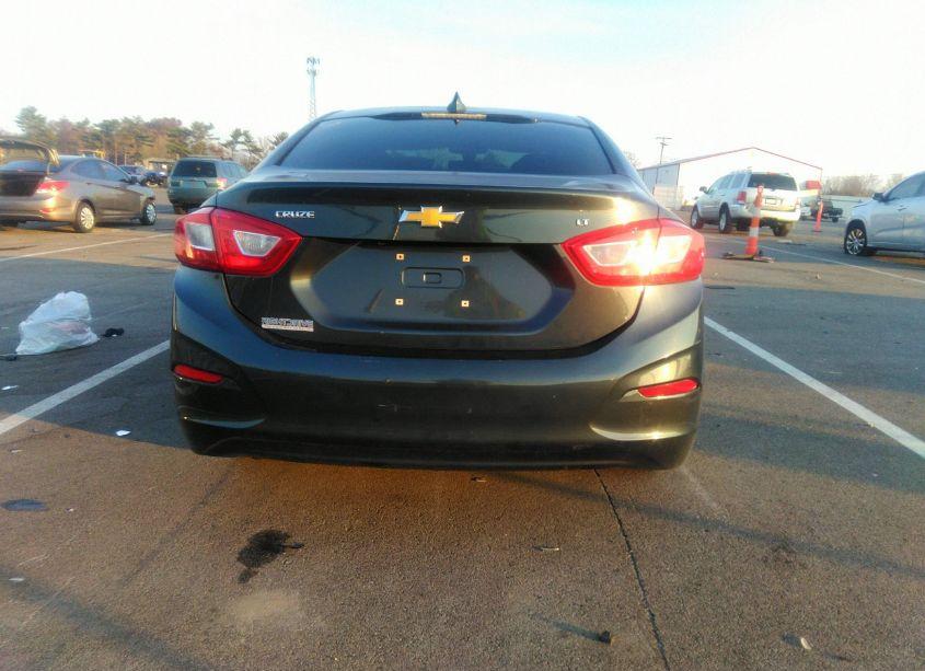 Photo 14 of 2017 Chevrolet Cruze LT AUTO (VIN 1G1BE5SM5H7162578)