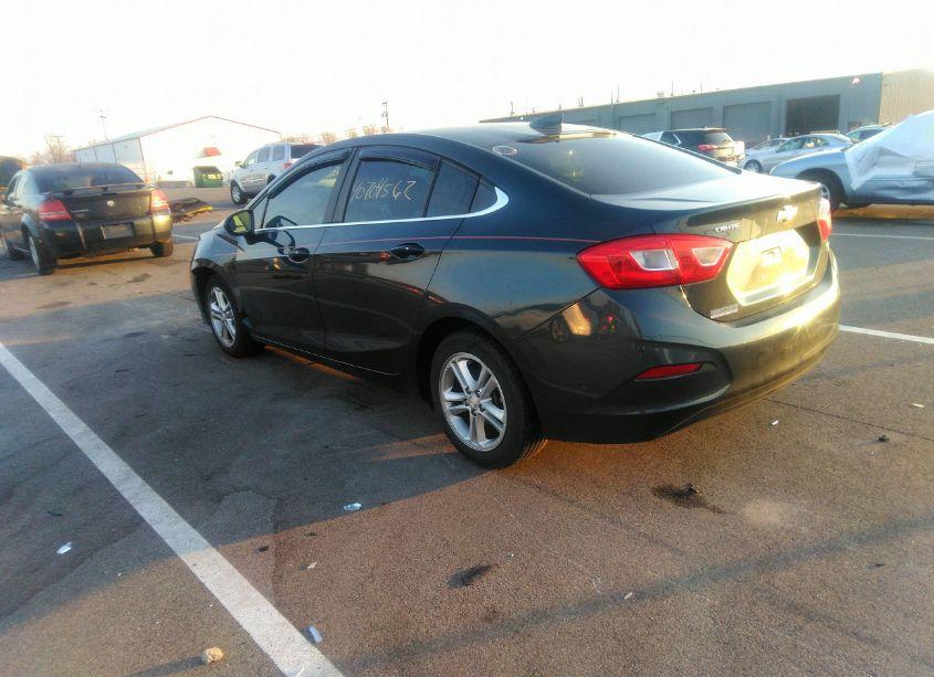 Photo 3 of 2017 Chevrolet Cruze LT AUTO (VIN 1G1BE5SM5H7162578)