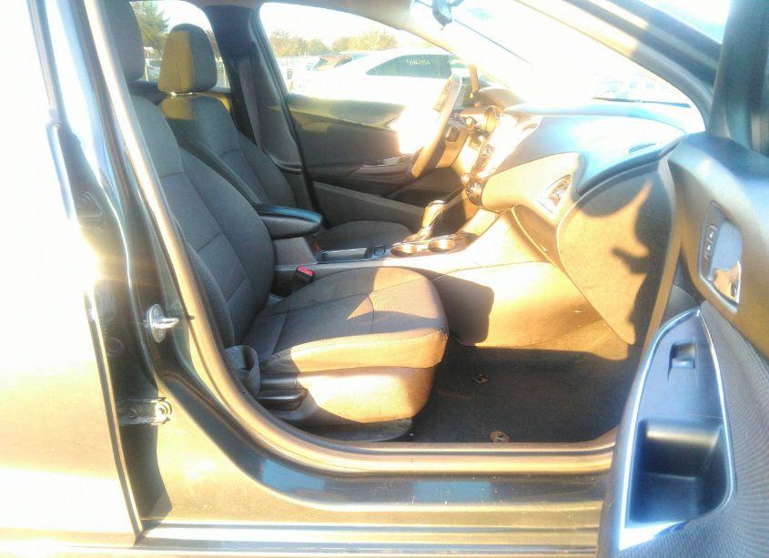 Photo 5 of 2017 Chevrolet Cruze LT AUTO (VIN 1G1BE5SM5H7162578)