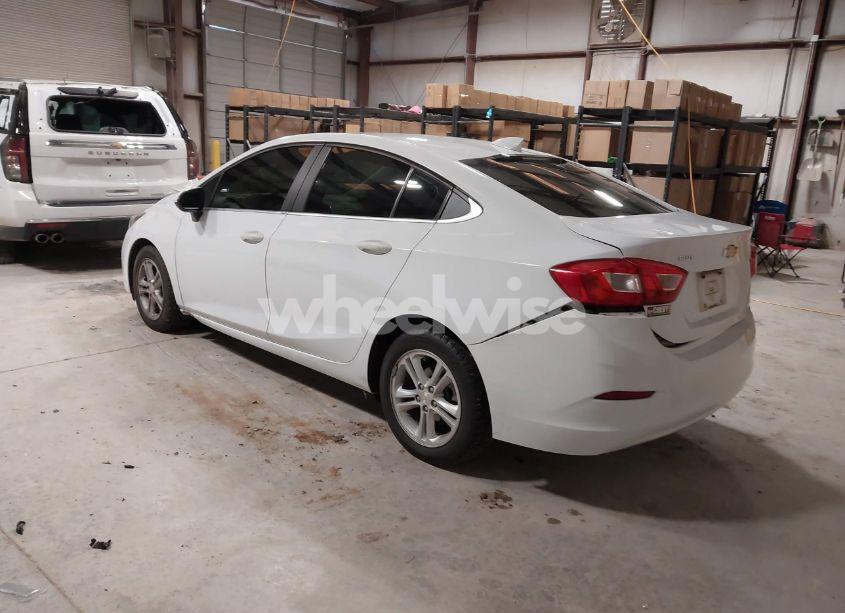 Photo 3 of 2017 Chevrolet Cruze LT AUTO (VIN 1G1BE5SM5H7163066)