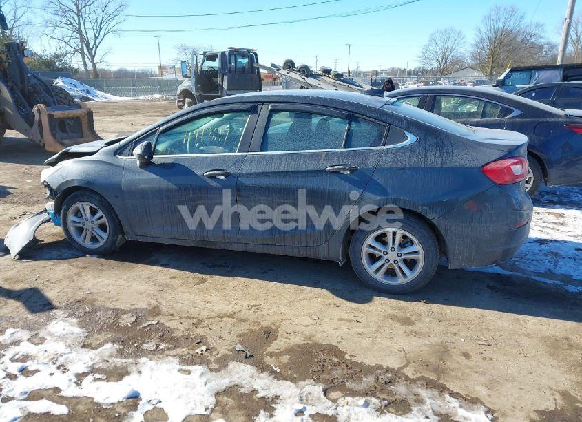 Photo 14 of 2017 Chevrolet Cruze LT AUTO (VIN 1G1BE5SM5H7166100)
