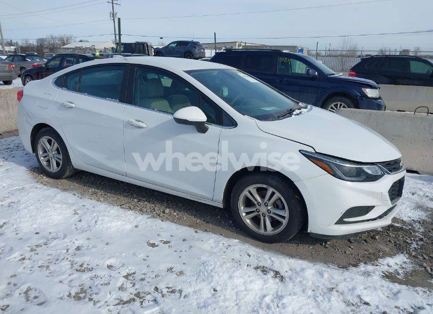 2017 Chevrolet Cruze LT AUTO (VIN 1G1BE5SM5H7171345) main photo