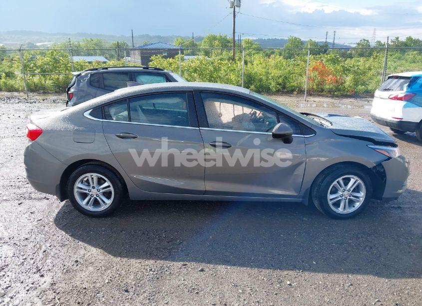 Photo 13 of 2017 Chevrolet Cruze LT AUTO (VIN 1G1BE5SM5H7200634)