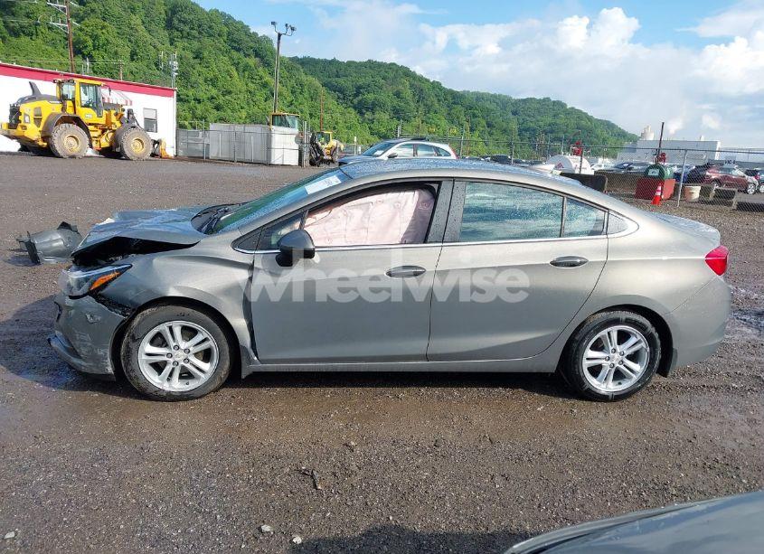 Photo 14 of 2017 Chevrolet Cruze LT AUTO (VIN 1G1BE5SM5H7200634)