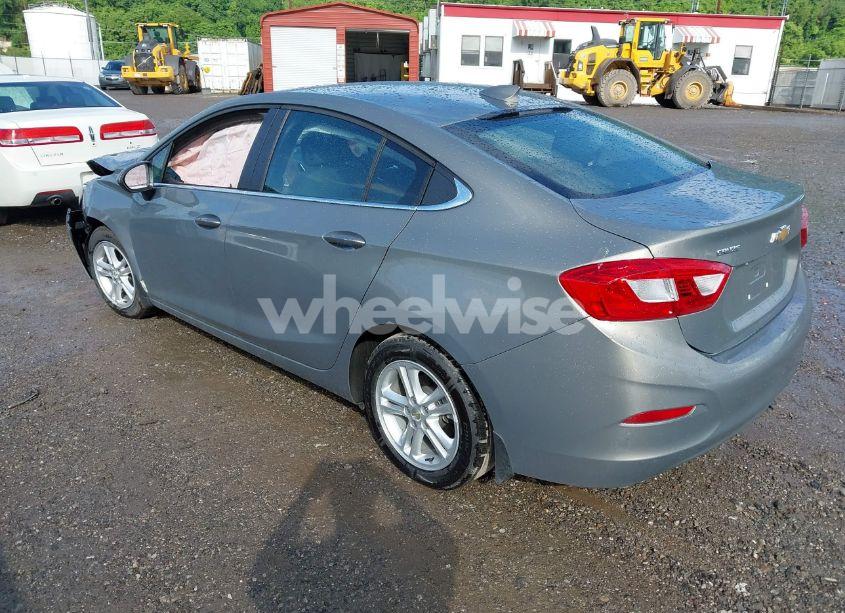 Photo 3 of 2017 Chevrolet Cruze LT AUTO (VIN 1G1BE5SM5H7200634)