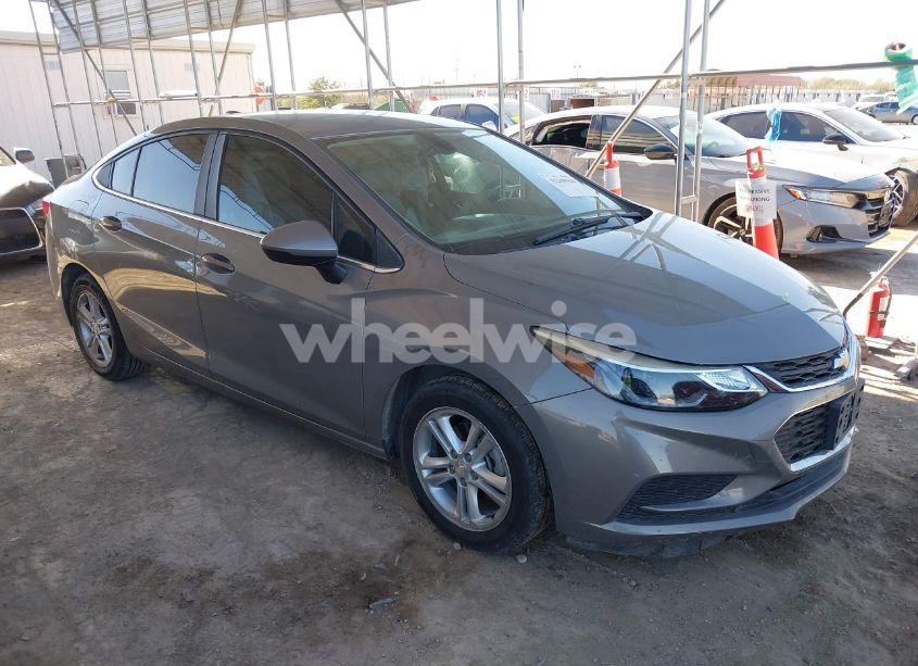 2017 Chevrolet Cruze LT AUTO (VIN 1G1BE5SM5H7209088) main photo