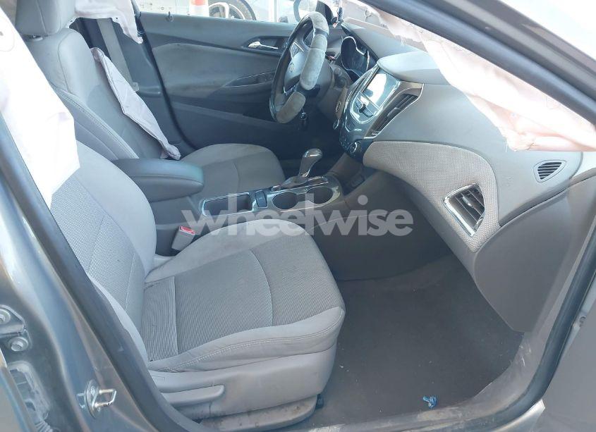 Photo 5 of 2017 Chevrolet Cruze LT AUTO (VIN 1G1BE5SM5H7209088)