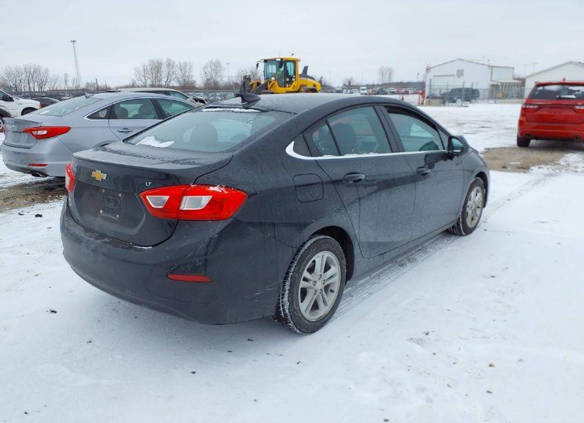 Photo 4 of 2017 Chevrolet Cruze LT AUTO (VIN 1G1BE5SM5H7213271)