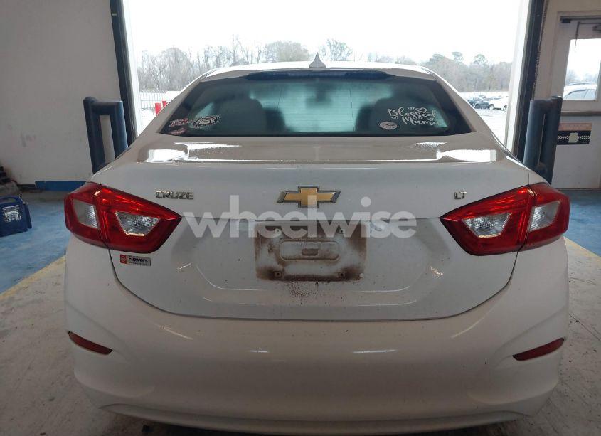 Photo 16 of 2017 Chevrolet Cruze LT AUTO (VIN 1G1BE5SM5H7215831)