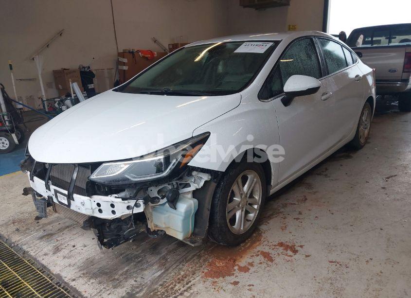 Photo 2 of 2017 Chevrolet Cruze LT AUTO (VIN 1G1BE5SM5H7215831)