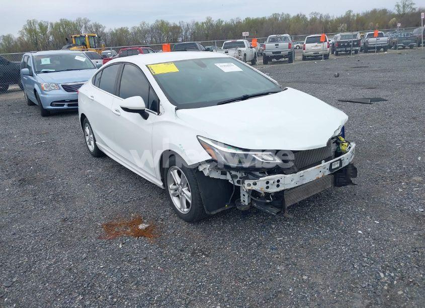 2017 Chevrolet Cruze LT AUTO (VIN 1G1BE5SM5H7221466) main photo