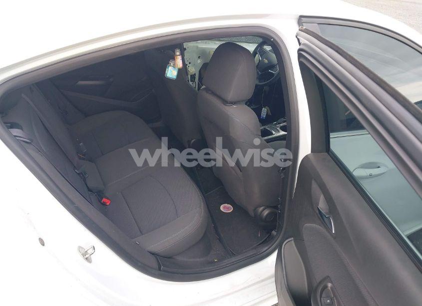 Photo 8 of 2017 Chevrolet Cruze LT AUTO (VIN 1G1BE5SM5H7221466)