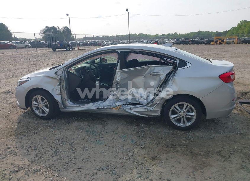 Photo 15 of 2017 Chevrolet Cruze LT AUTO (VIN 1G1BE5SM5H7222911)