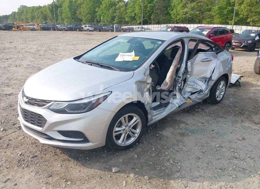 Photo 2 of 2017 Chevrolet Cruze LT AUTO (VIN 1G1BE5SM5H7222911)