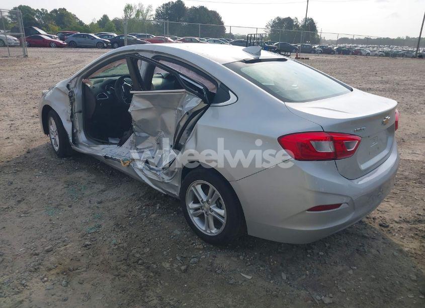 Photo 3 of 2017 Chevrolet Cruze LT AUTO (VIN 1G1BE5SM5H7222911)