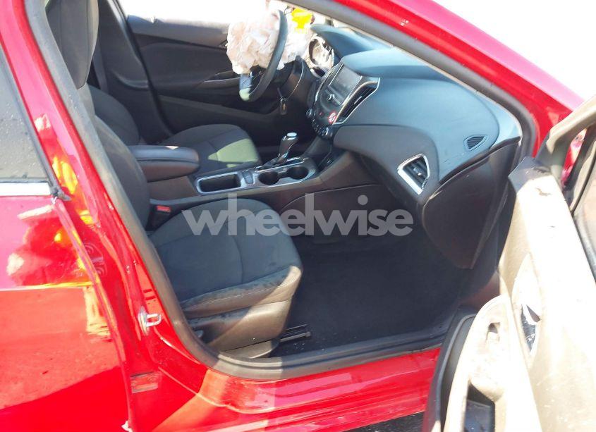 Photo 5 of 2017 Chevrolet Cruze LT AUTO (VIN 1G1BE5SM5H7236436)