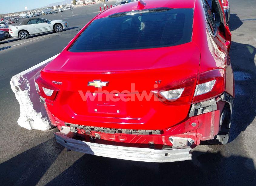 Photo 6 of 2017 Chevrolet Cruze LT AUTO (VIN 1G1BE5SM5H7236436)