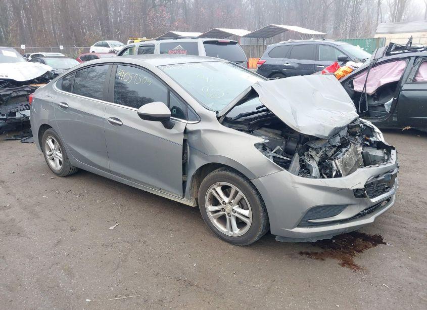 2017 Chevrolet Cruze LT AUTO (VIN 1G1BE5SM5H7271817) main photo